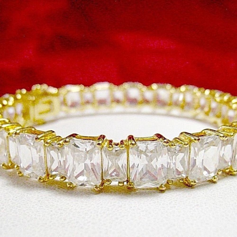 SETA GOLD TONE CZ CRYSTAL STONE BANGLE BRACELET